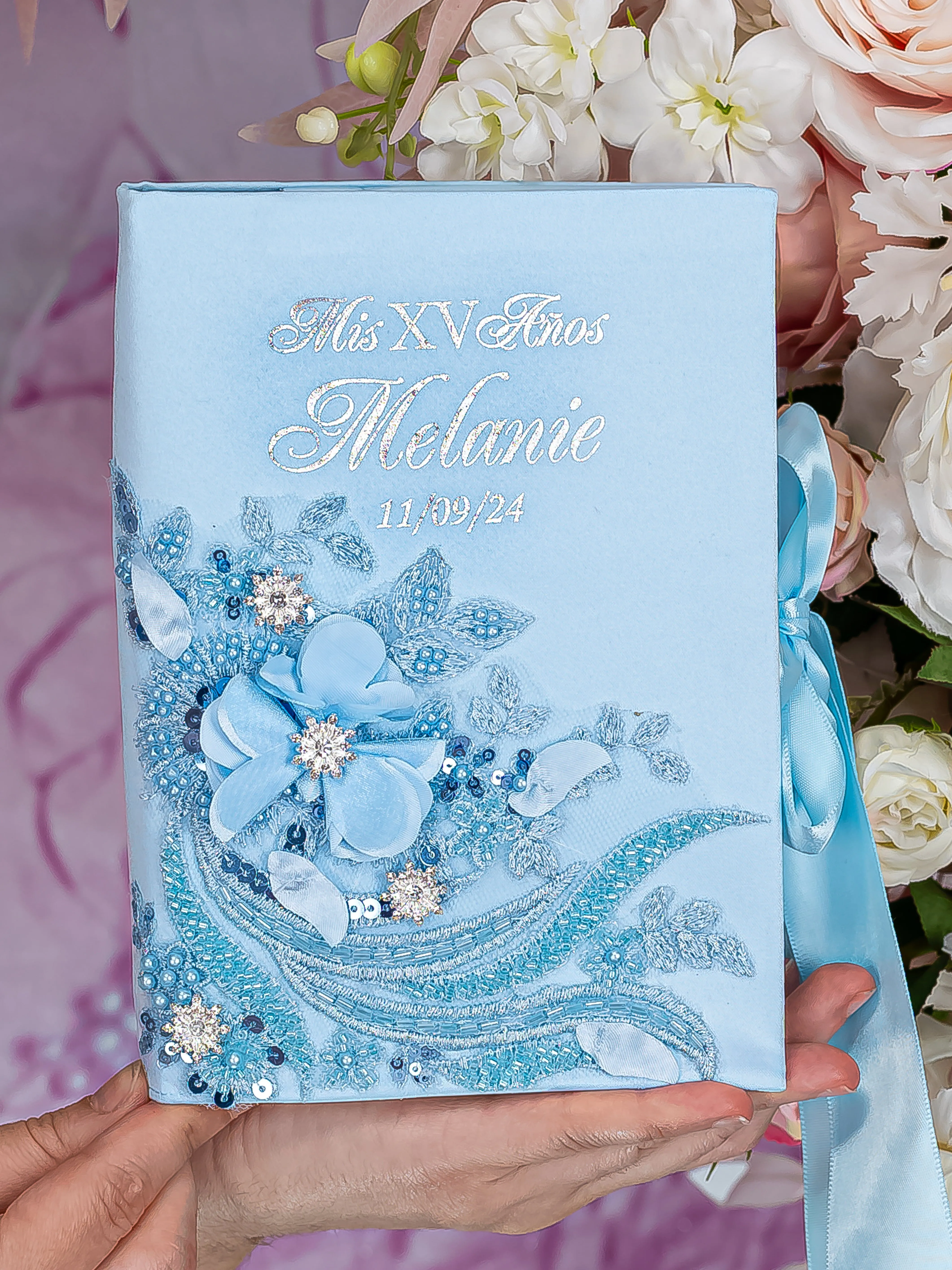 Azul celeste Quinceanera Bible (Spanish version)