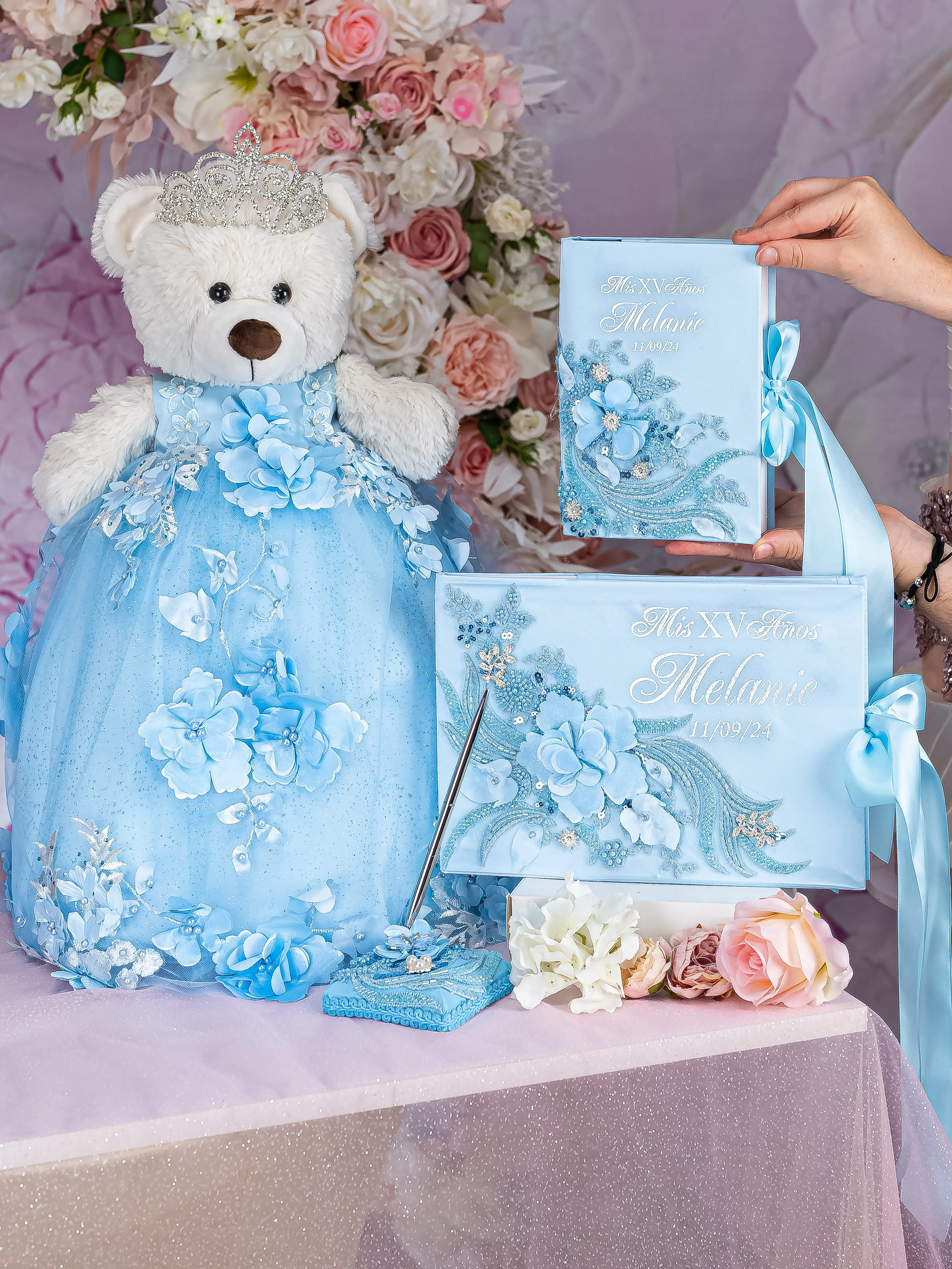 Azul celeste Quinceanera Bible (Spanish version)